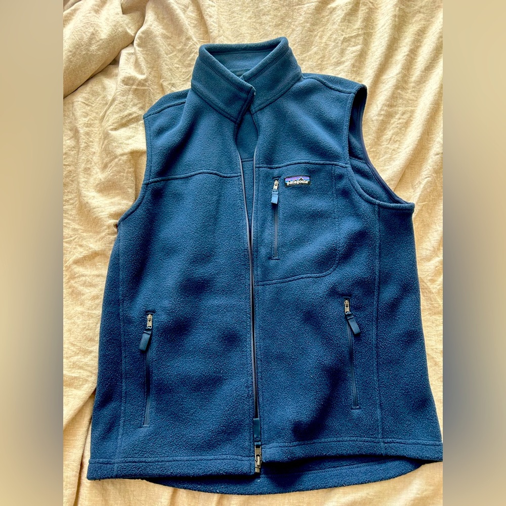 Navy Patagonia “Synchilla” vest size Medium